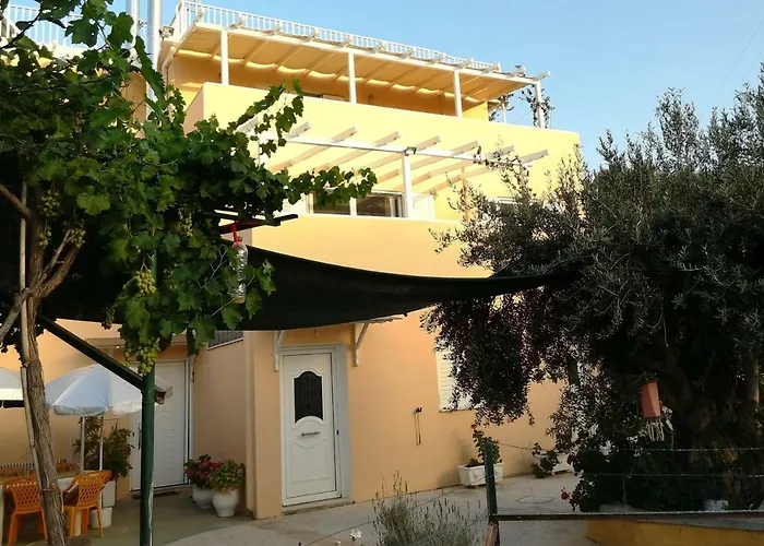 بيت للعطل Trizinia View